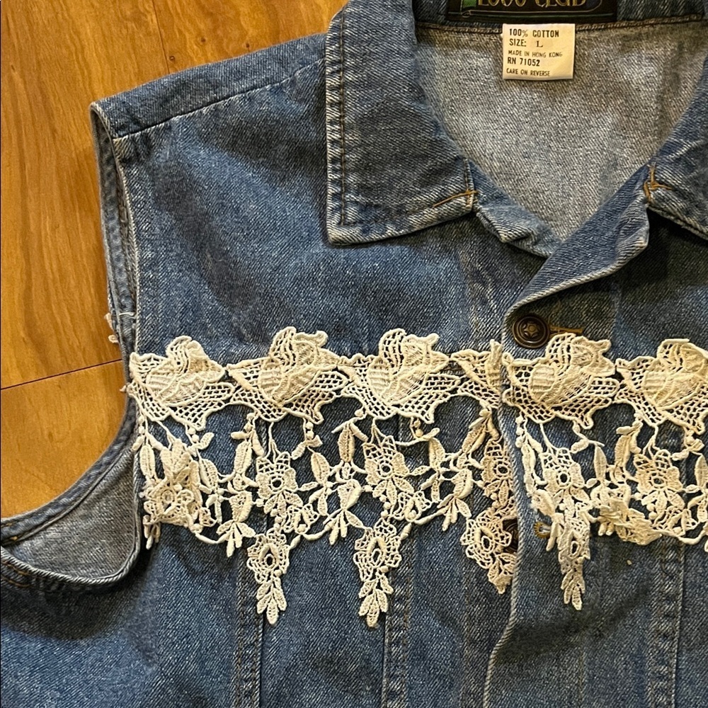 Logo Club Denim vest with lace - Picture 3 of 10